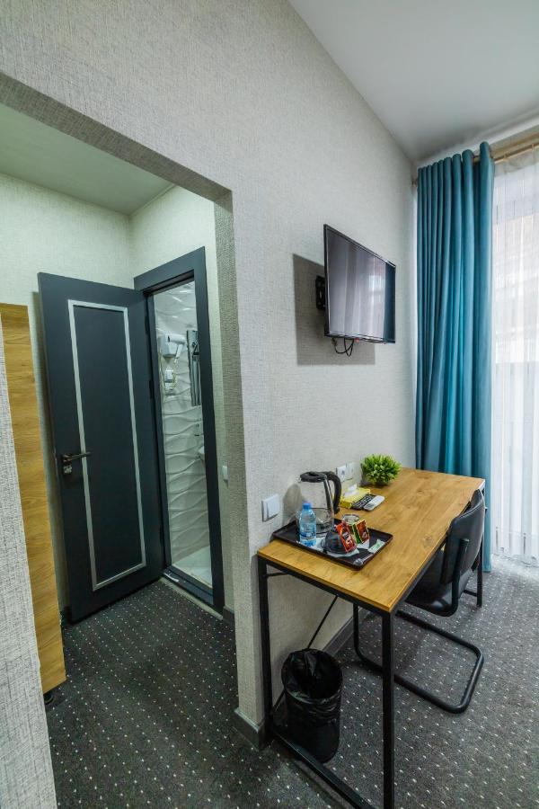 Bobur Hotel ทาชเคนต์ ภายนอก รูปภาพ